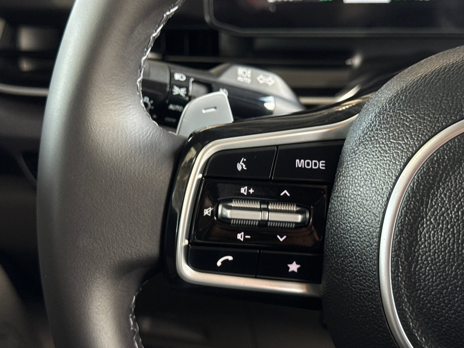 New 2026 Kia Carnival SX image 28