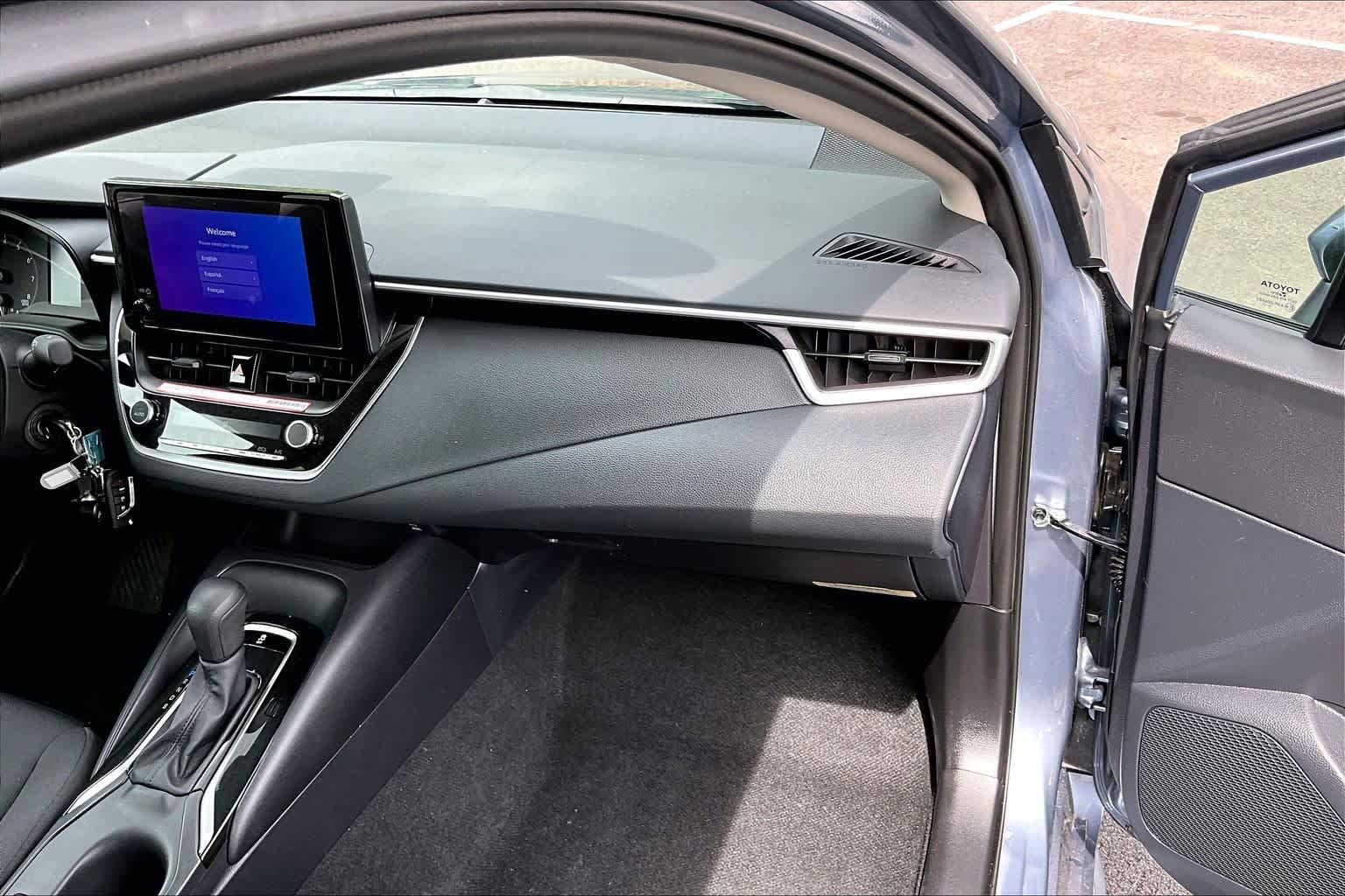 Used 2025 Toyota Corolla LE FWD image 18
