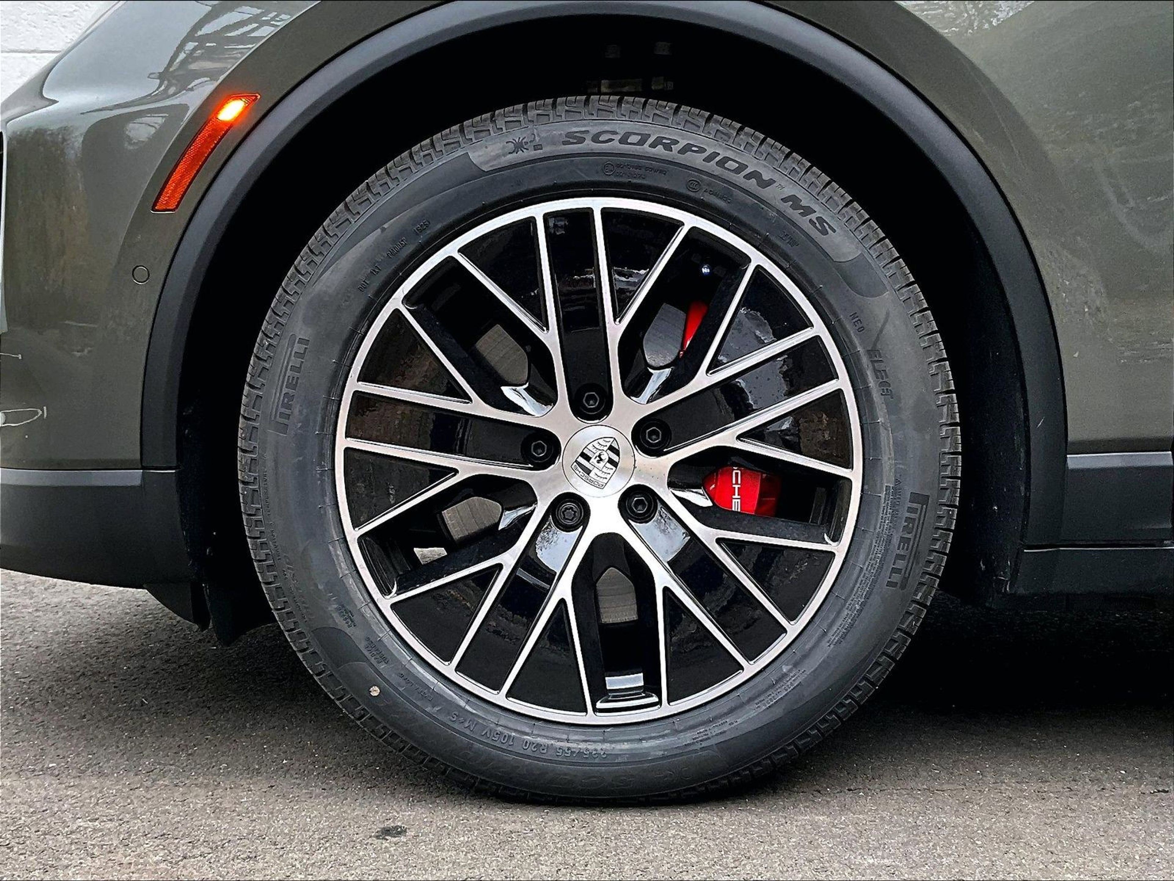 New 2025 Porsche Macan 4S Electric image 13