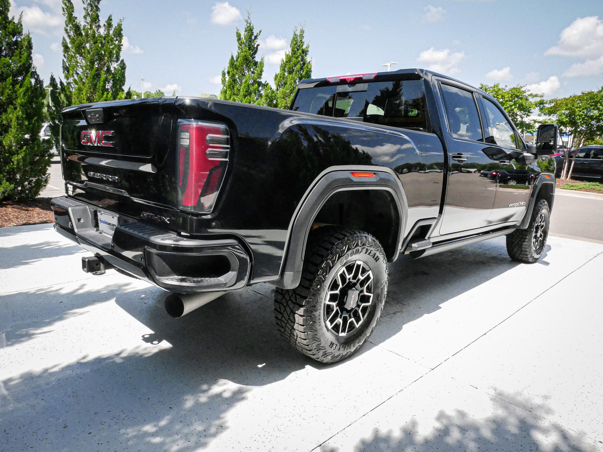 Used 2026 GMC Sierra 2500 AT4X AWD/4WD image 10