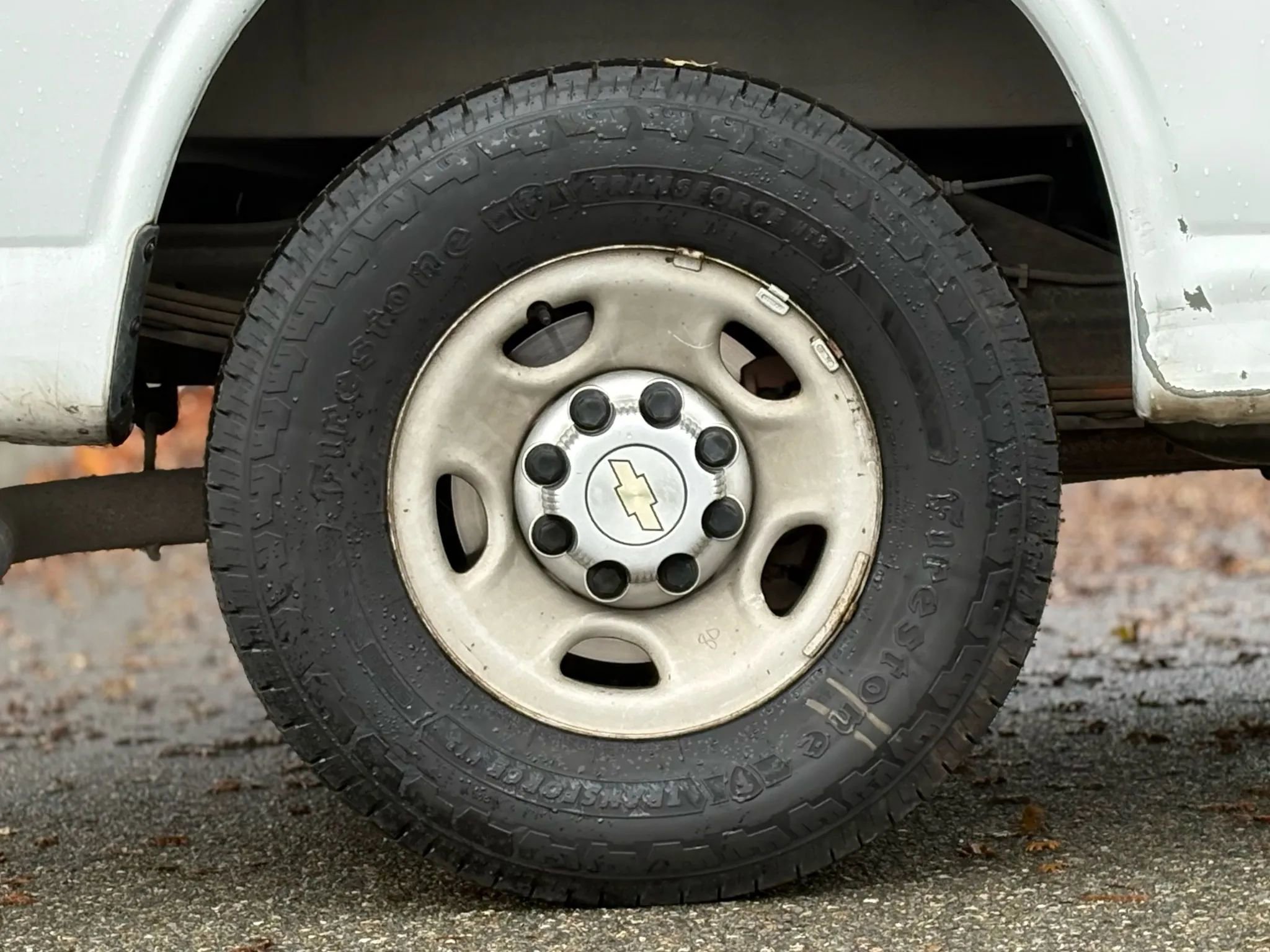 Used 2013 Chevrolet Express 2500 Van 3D image 24