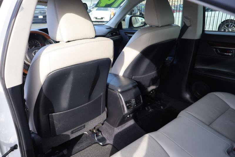 Used 2014 Lexus ES 350 w/ Premium Package image 21