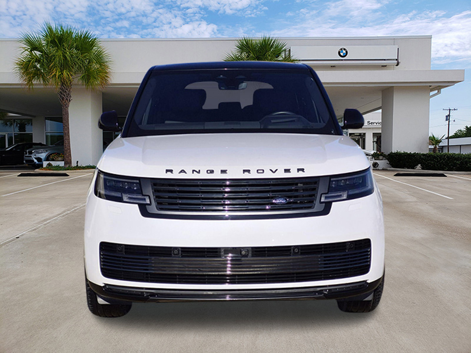 Used 2023 Land Rover Range Rover SV image 2