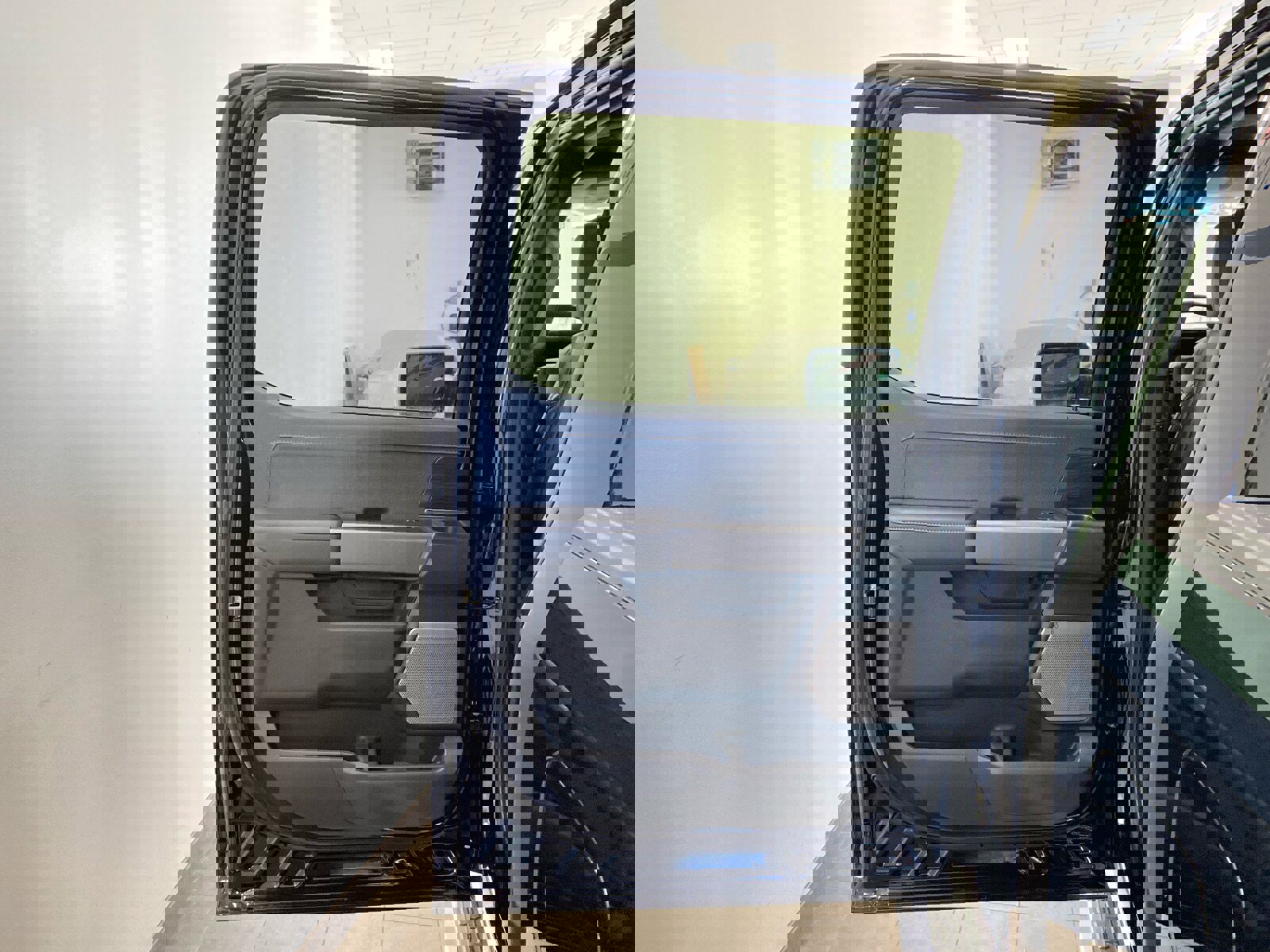 New 2025 Ford F150 Lariat w/ Equipment Group 502A High image 9