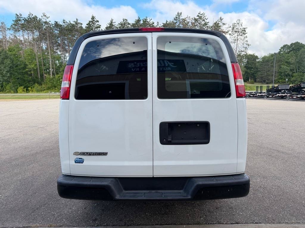 Used 2023 Chevrolet Express 3500 LS RWD image 5