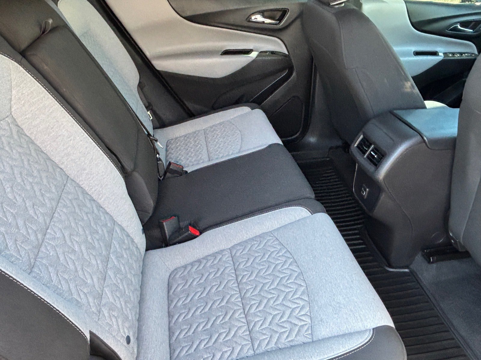 Used 2024 Chevrolet Equinox LS w/ Midnight Edition FWD image 28