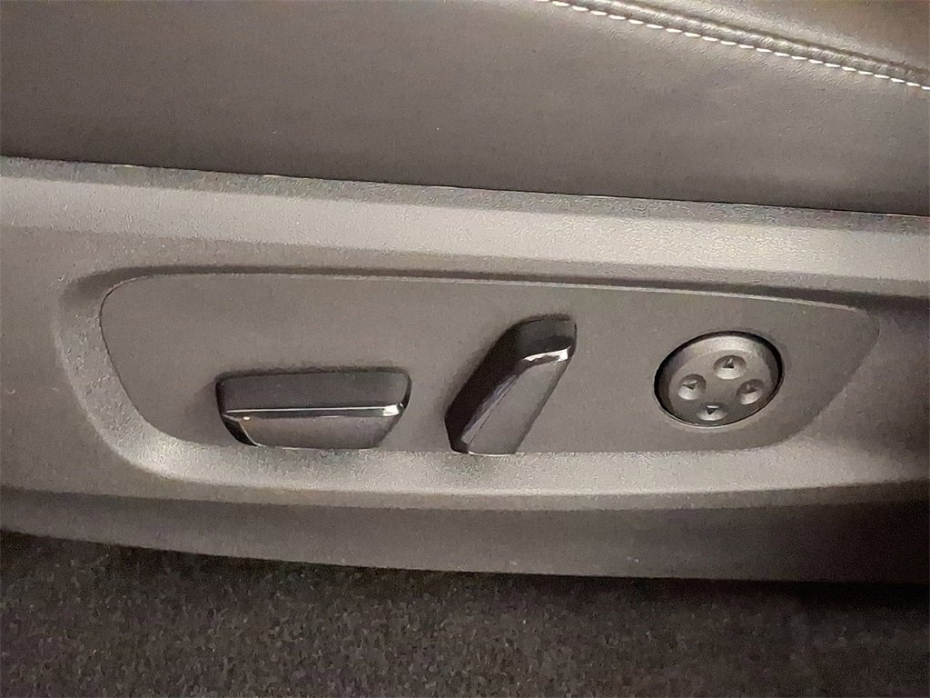 Certified 2025 INFINITI QX60 Luxe image 20