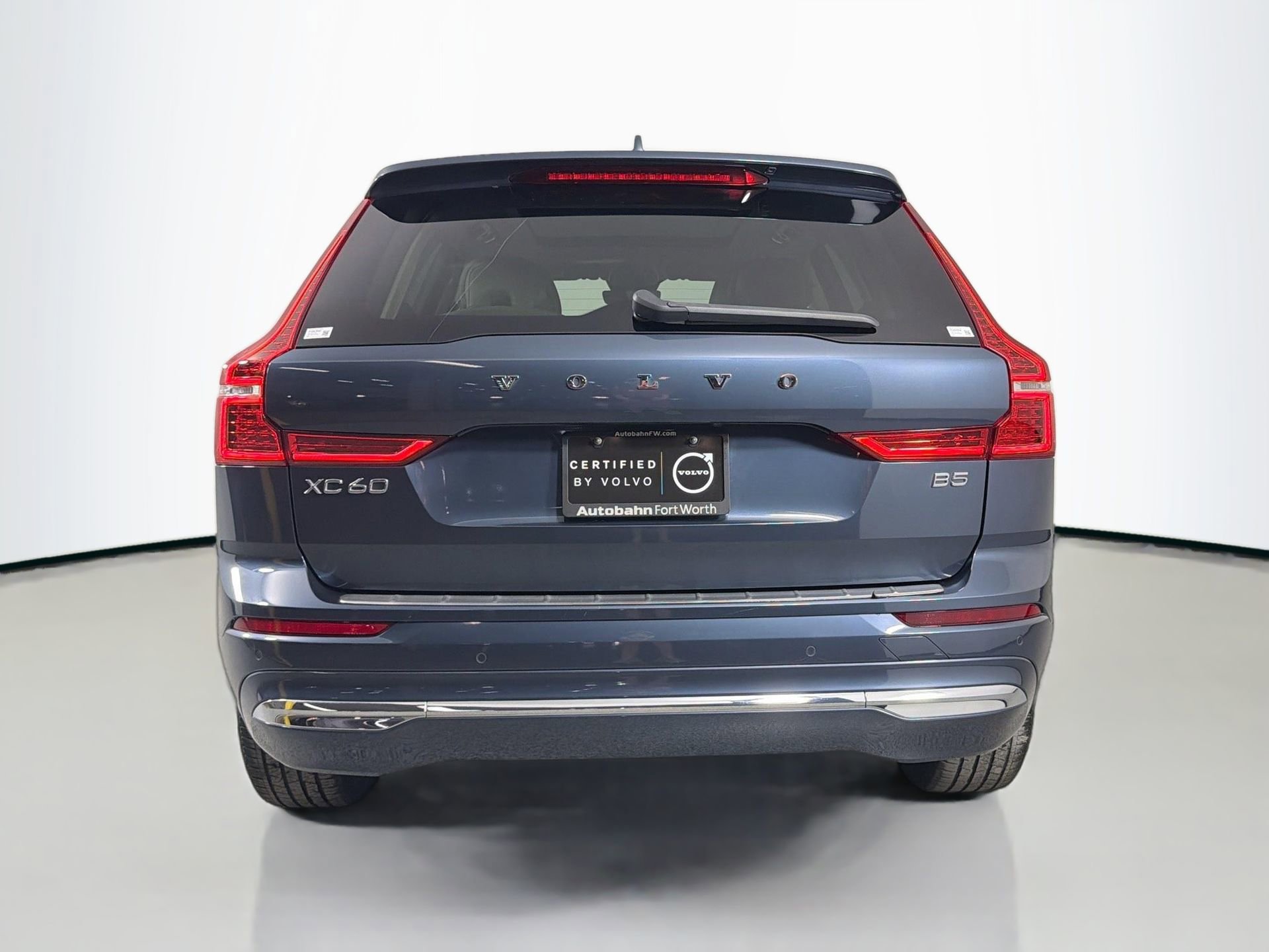 Certified 2023 Volvo XC60 B5 Plus w/ Protection Package Premier FWD image 7