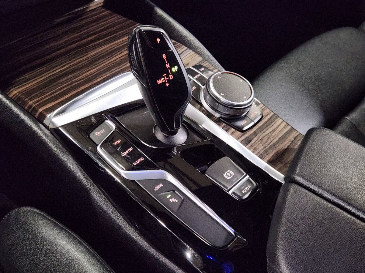Used 2018 BMW 530e RWD image 39