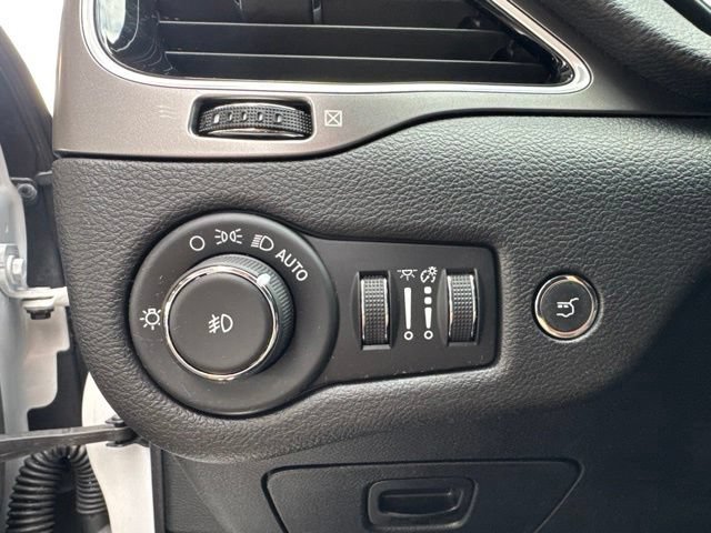 Used 2020 Jeep Cherokee Limited AWD/4WD image 15