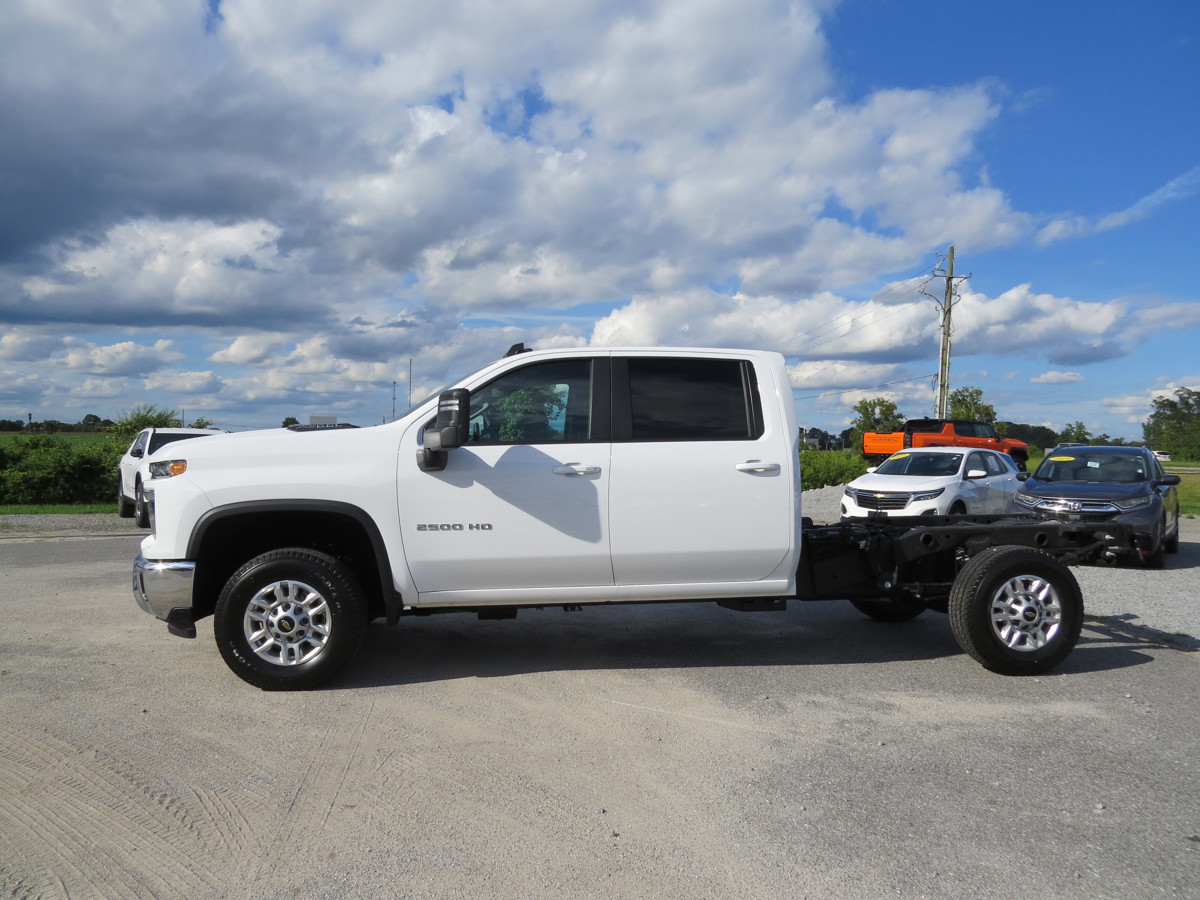 Used 2025 Chevrolet Silverado 2500 LT w/ Convenience Package AWD/4WD image 13