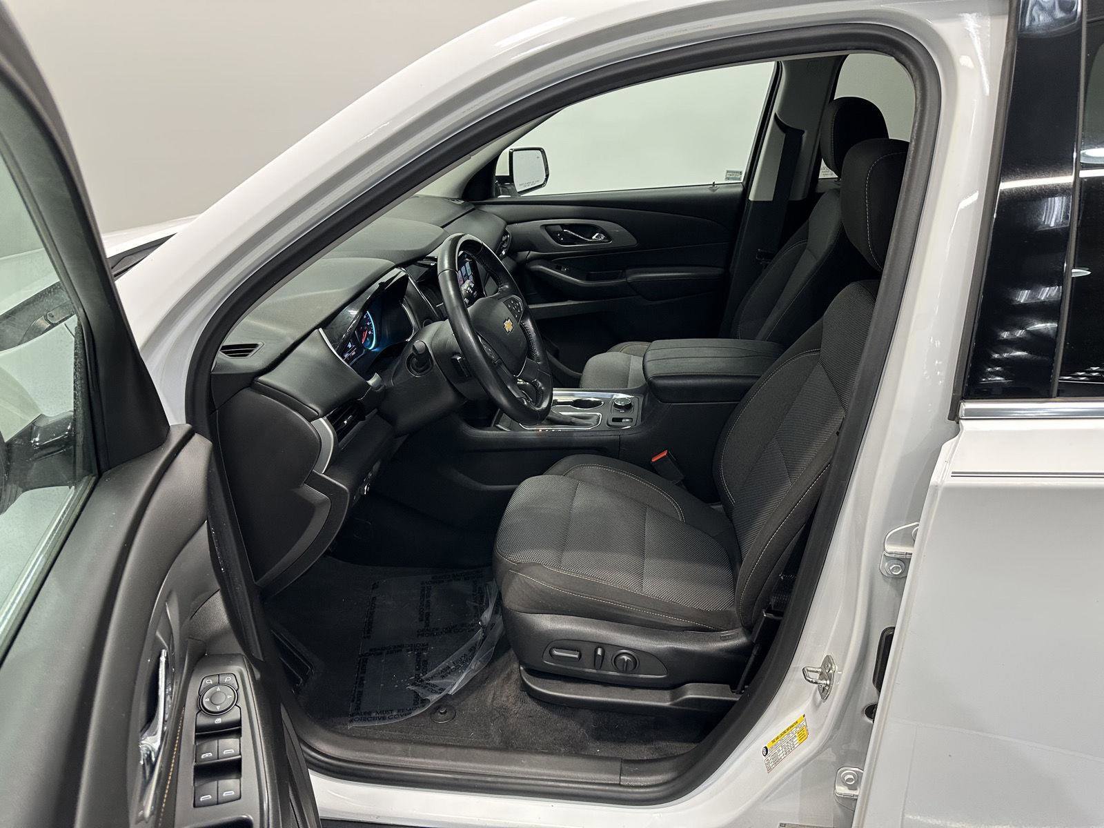 Used 2018 Chevrolet Traverse LT image 14