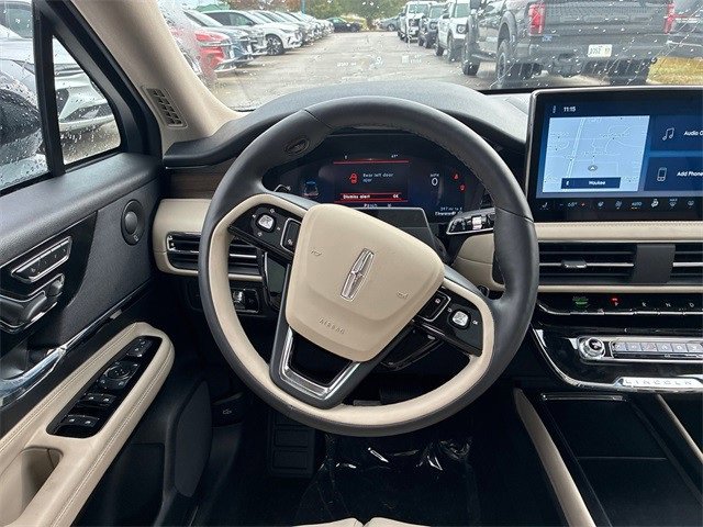 New 2025 Lincoln Corsair Reserve w/ Equipment Group 202A image 23