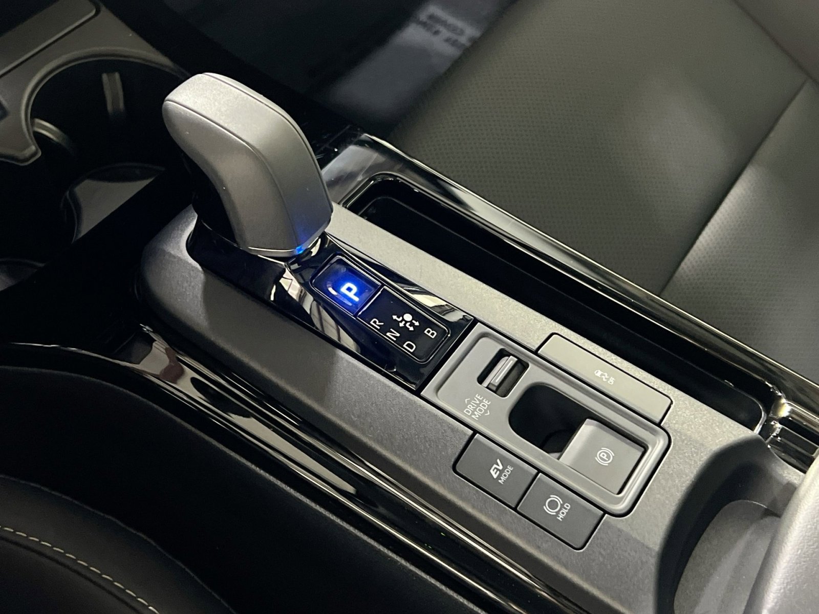 Used 2024 Toyota Prius XLE image 20