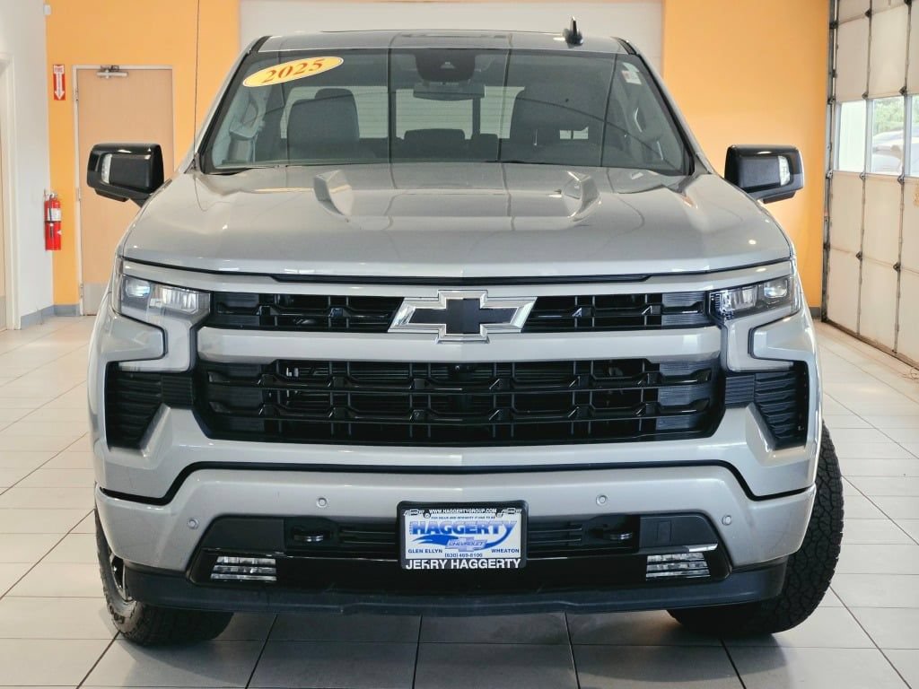 Used 2025 Chevrolet Silverado 1500 RST w/ Dark Appearance Package AWD/4WD image 3