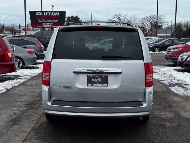 Used 2008 Chrysler Town & Country Touring w/ Flexible Seating Group FWD image 6