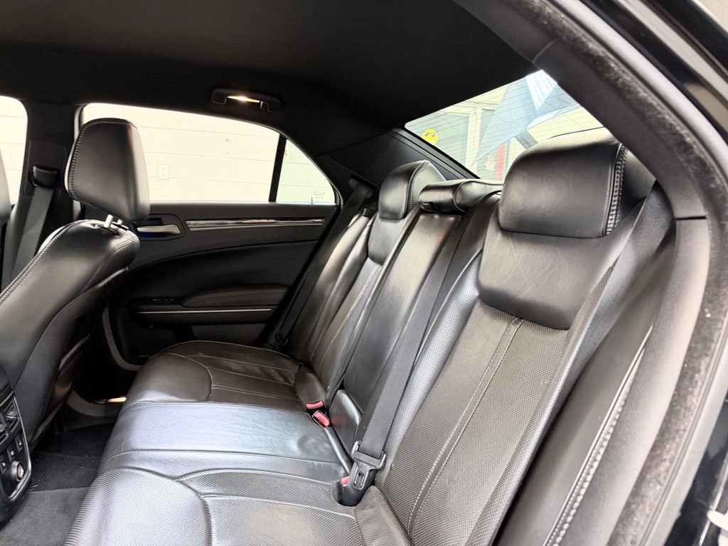 Used 2014 Chrysler 300 C AWD/4WD image 21