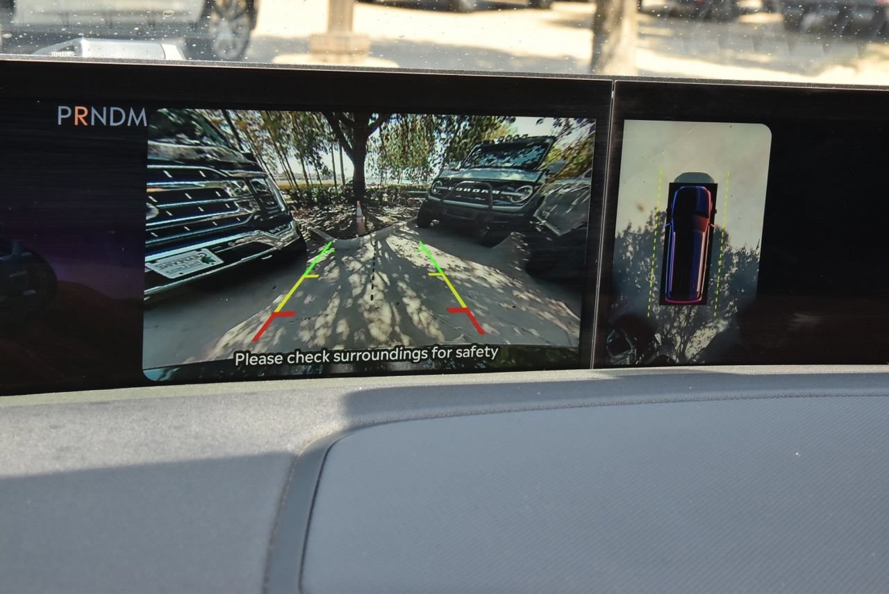Certified 2025 Lincoln Navigator Reserve AWD/4WD image 31