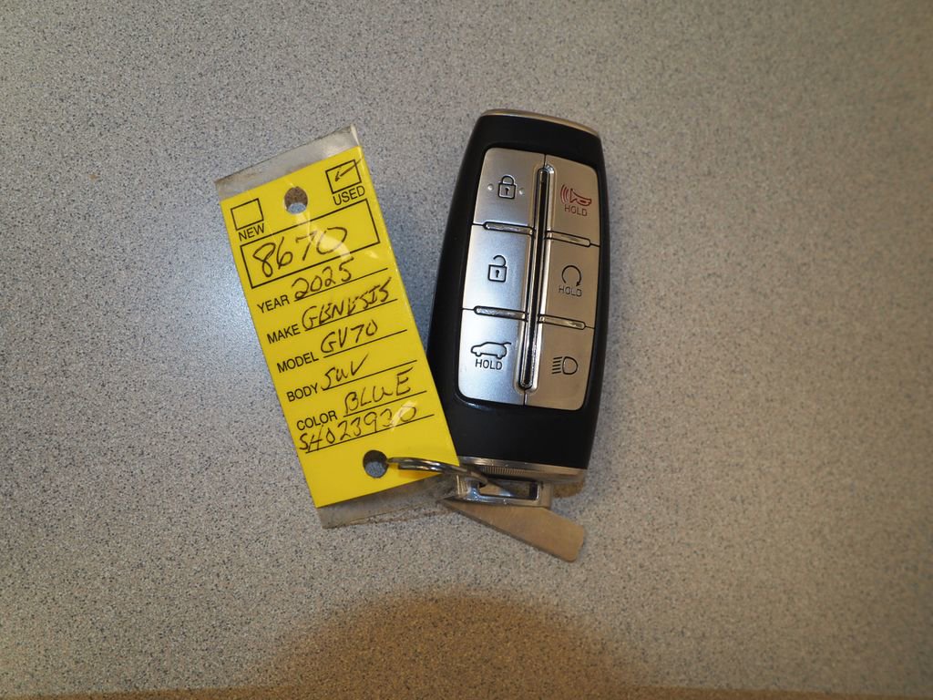 Used 2025 Genesis GV70 2.5T image 37