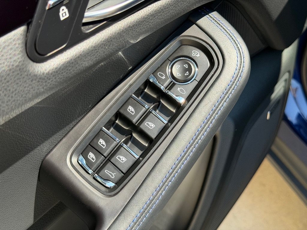 Used 2022 Porsche Macan AWD/4WD image 24