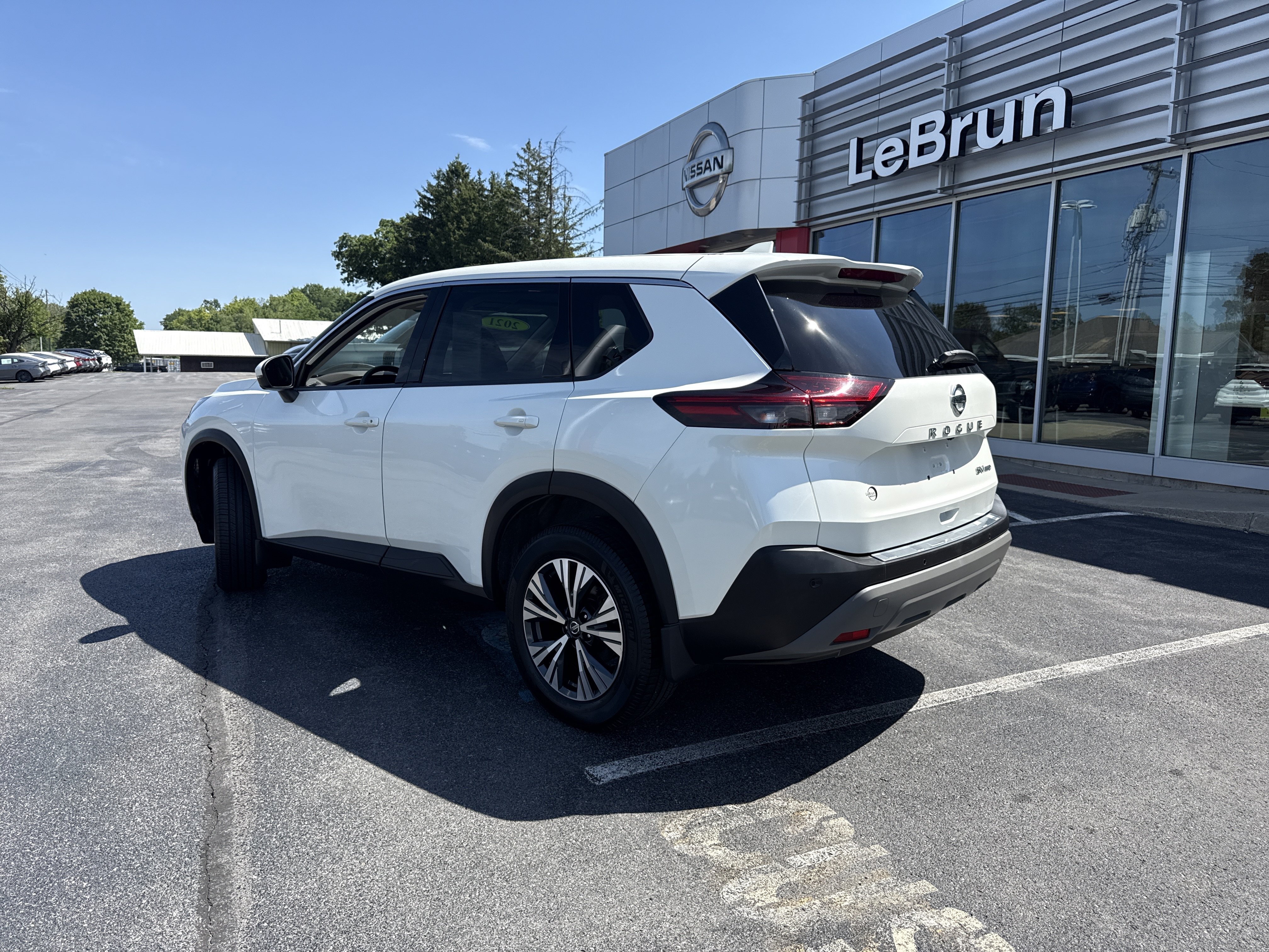 Used 2021 Nissan Rogue SV AWD/4WD image 11