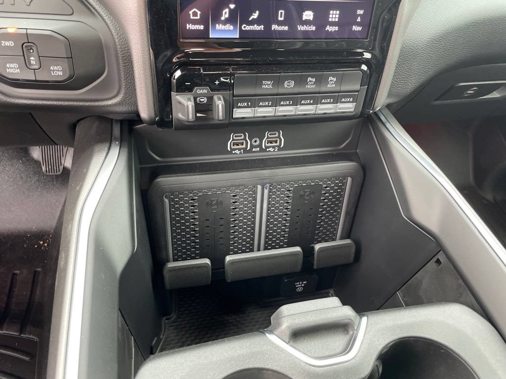 New 2026 RAM 2500 Big Horn AWD/4WD image 17