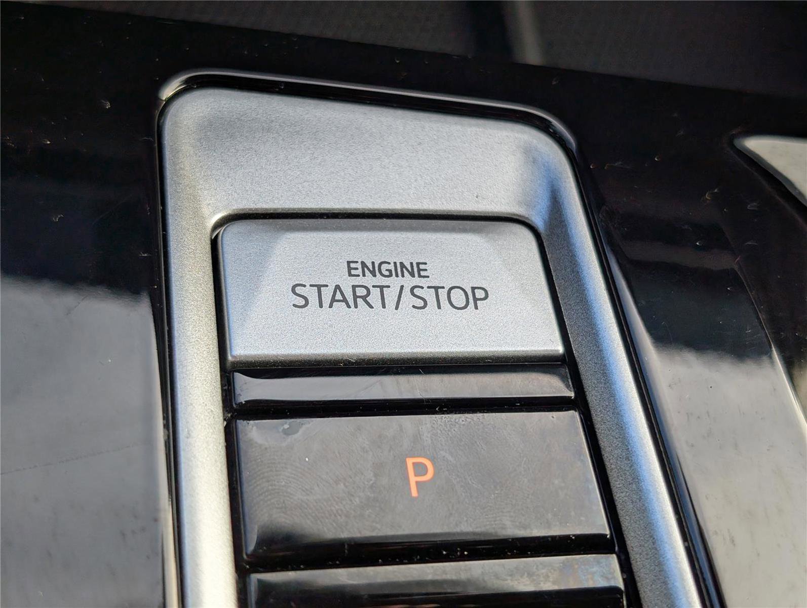 Used 2024 Volkswagen Atlas Peak Edition SE image 29