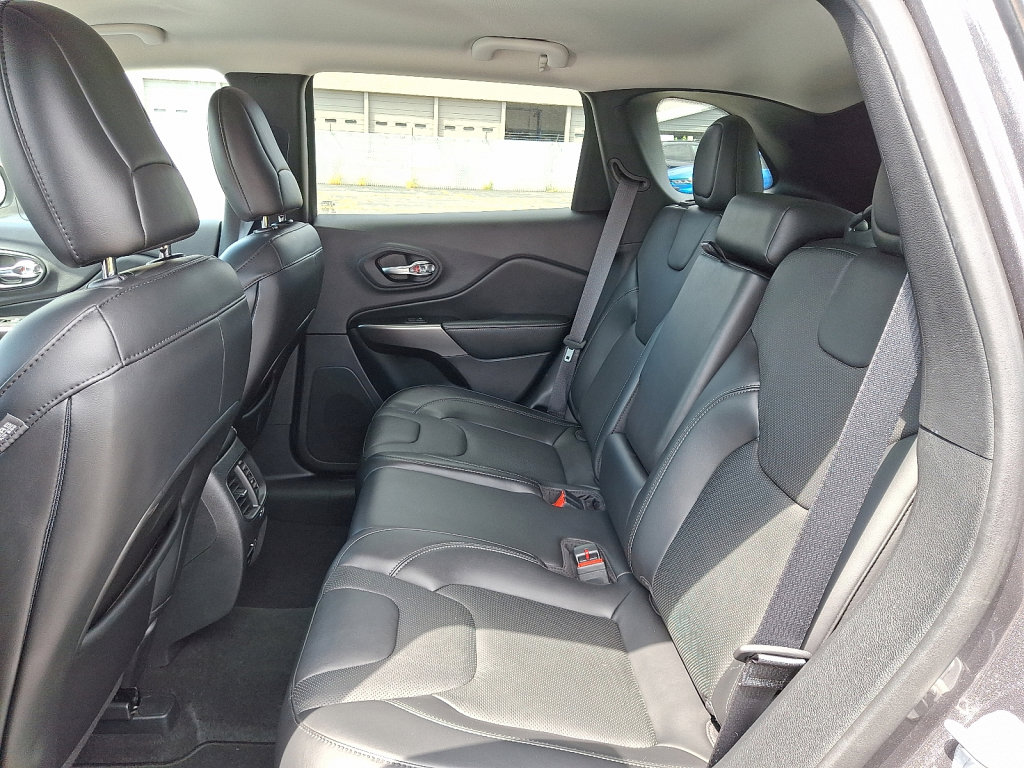 Used 2020 Jeep Cherokee Limited image 20