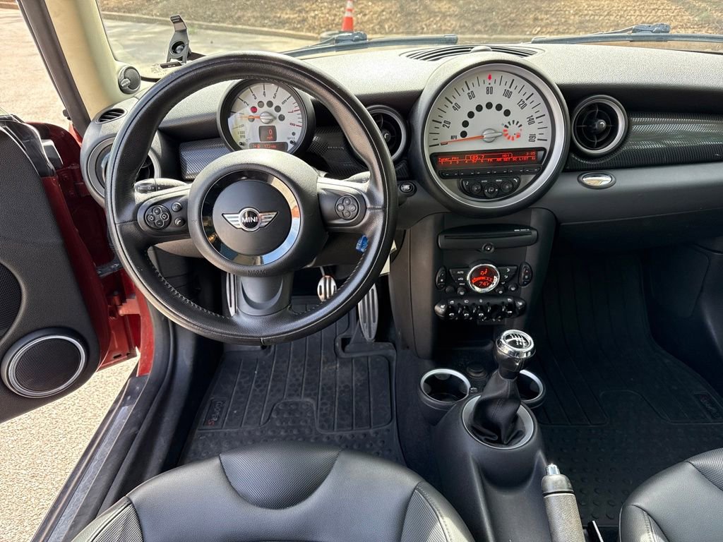 Used 2011 MINI Cooper S image 17