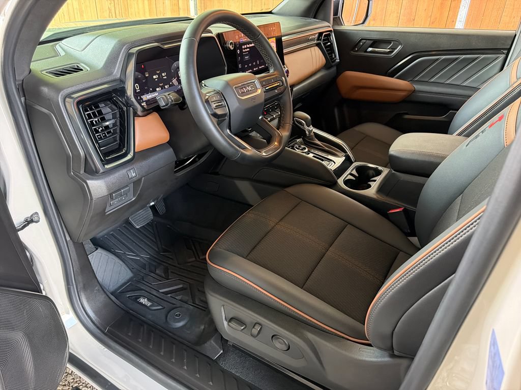 Used 2026 GMC Canyon AT4 AWD/4WD image 2