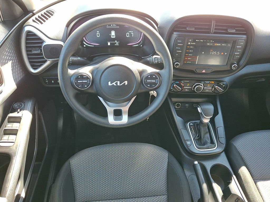 Certified 2025 Kia Soul LX image 12