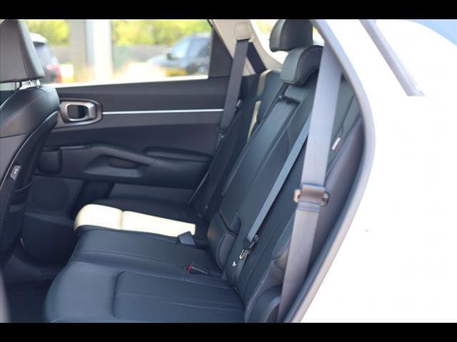 Used 2025 Kia Sorento S image 14