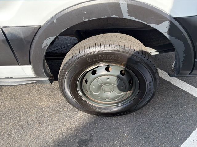 Used 2018 Ford Transit 250 130 Medium Roof RWD image 26