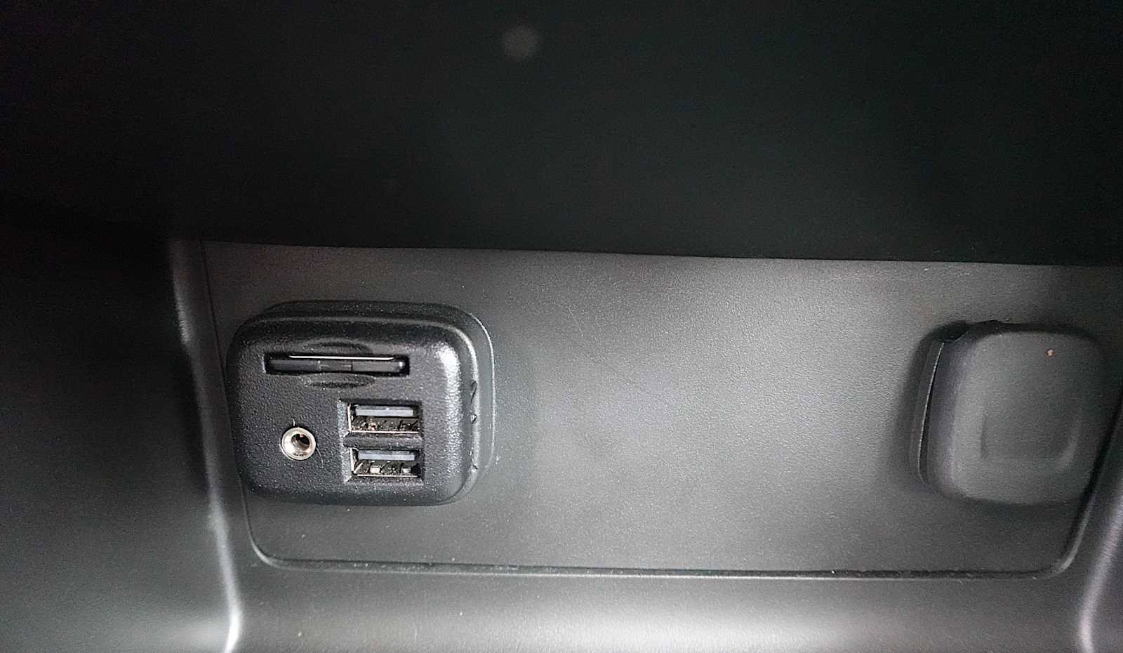 Used 2022 GMC Canyon AT4 w/ Trailering Package image 22