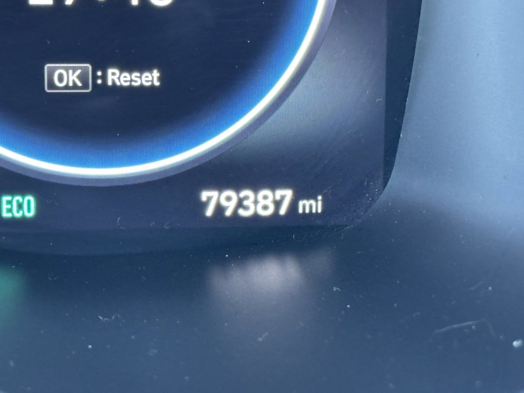 Used 2022 Hyundai Santa Fe SEL Convenience w/ Cargo Package image 18