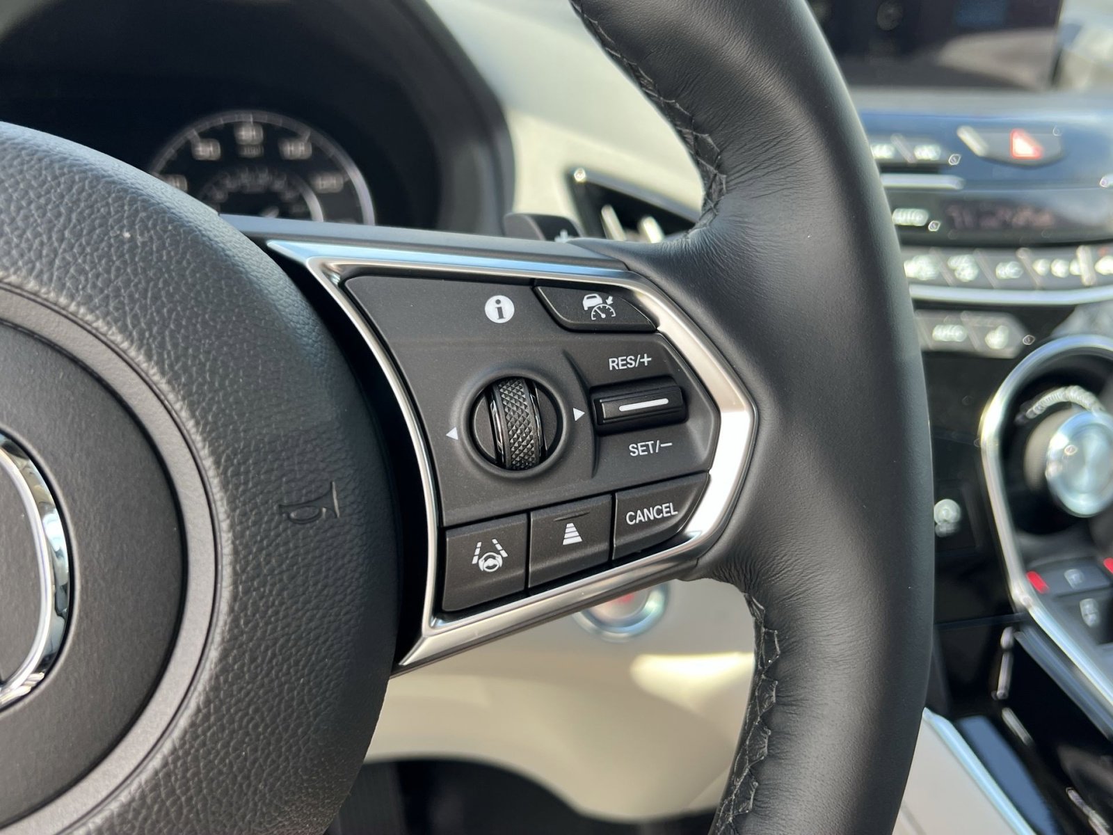 New 2025 Acura RDX SH-AWD w/ Advance Package image 31
