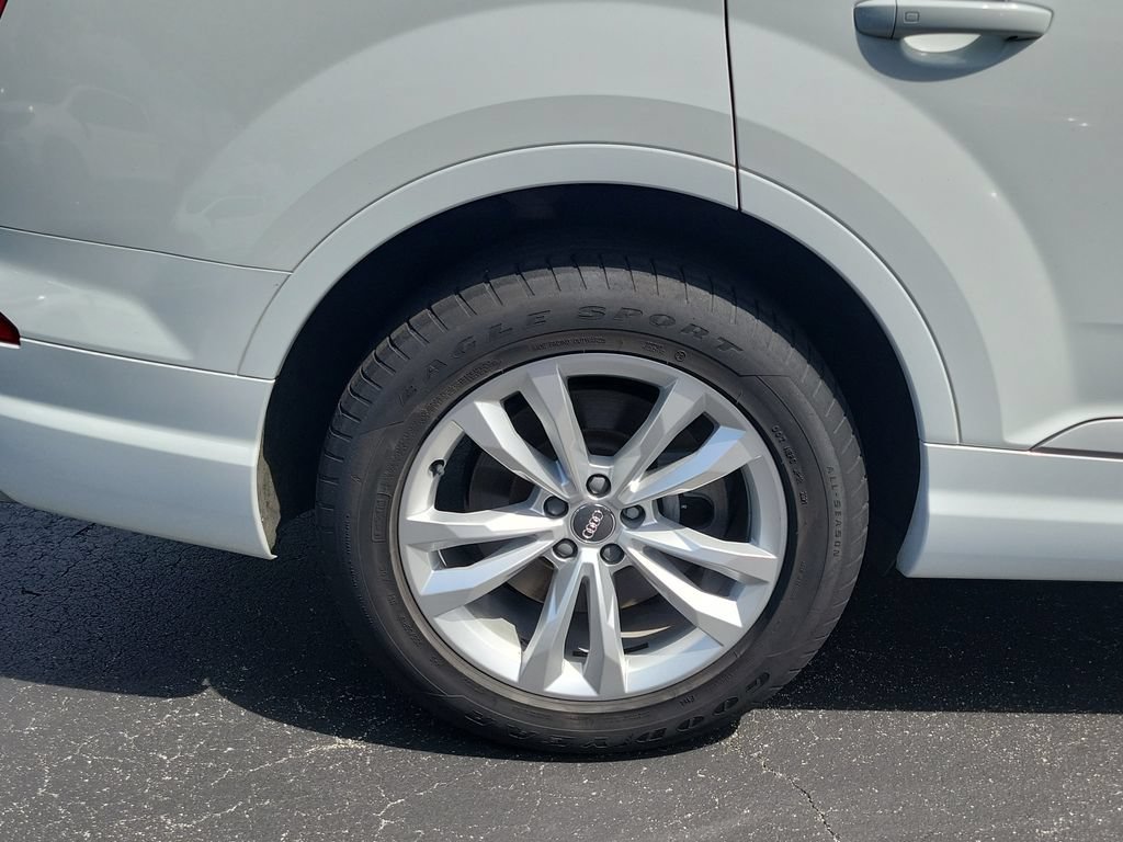 Used 2017 Audi Q7 2.0T Premium AWD/4WD image 5