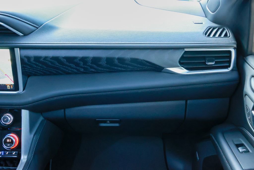 Used 2024 GMC Yukon XL Denali w/ Advanced Technology Package image 48