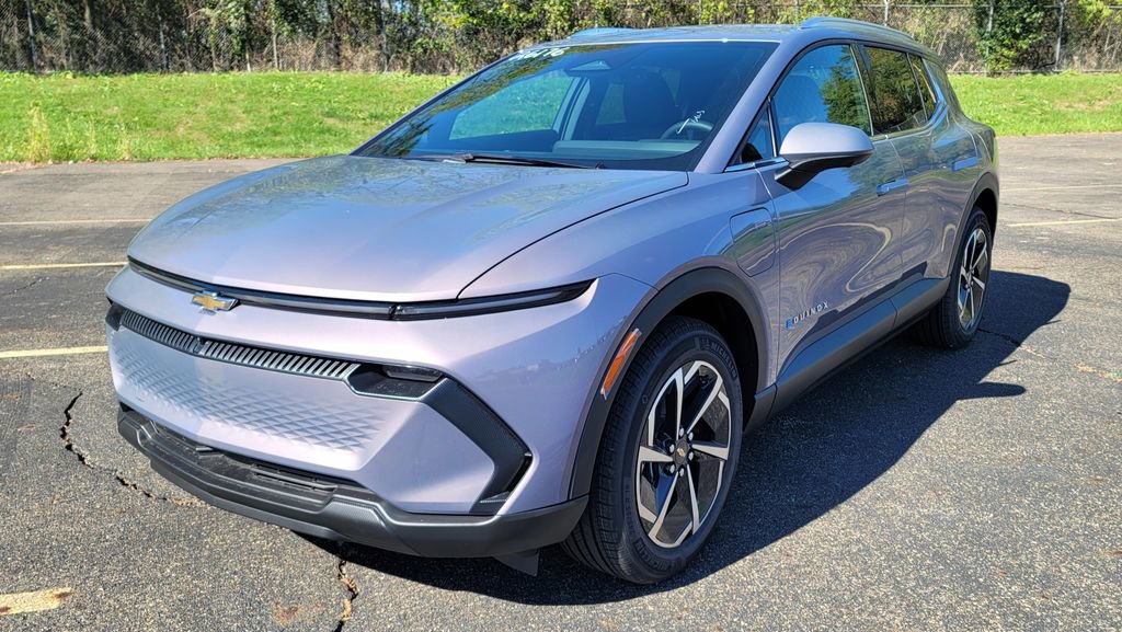 New 2026 Chevrolet Equinox EV LT image 3