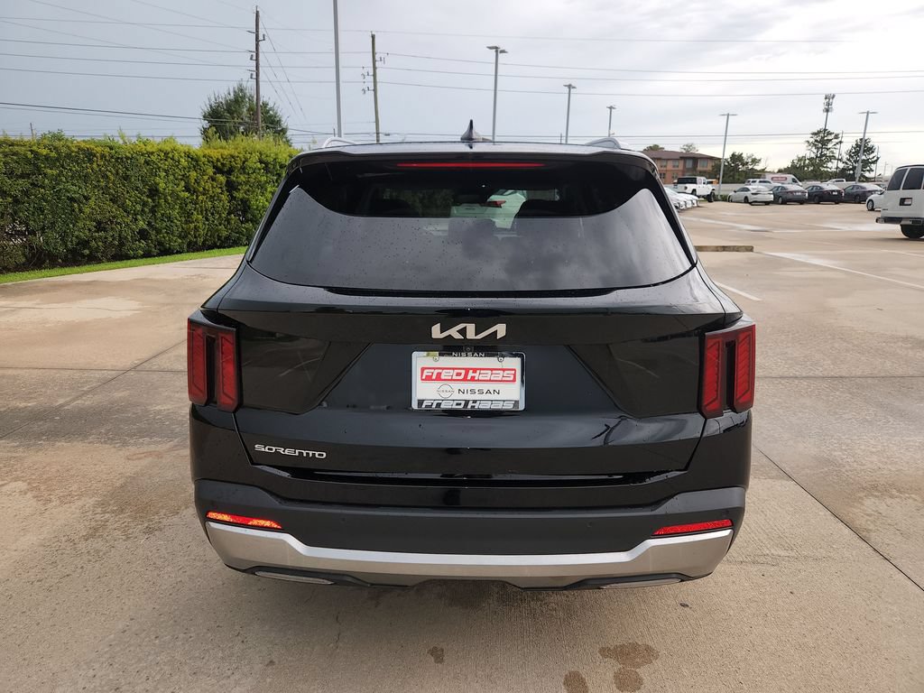Used 2024 Kia Sorento S w/ Panoramic Sunroof Package FWD image 6
