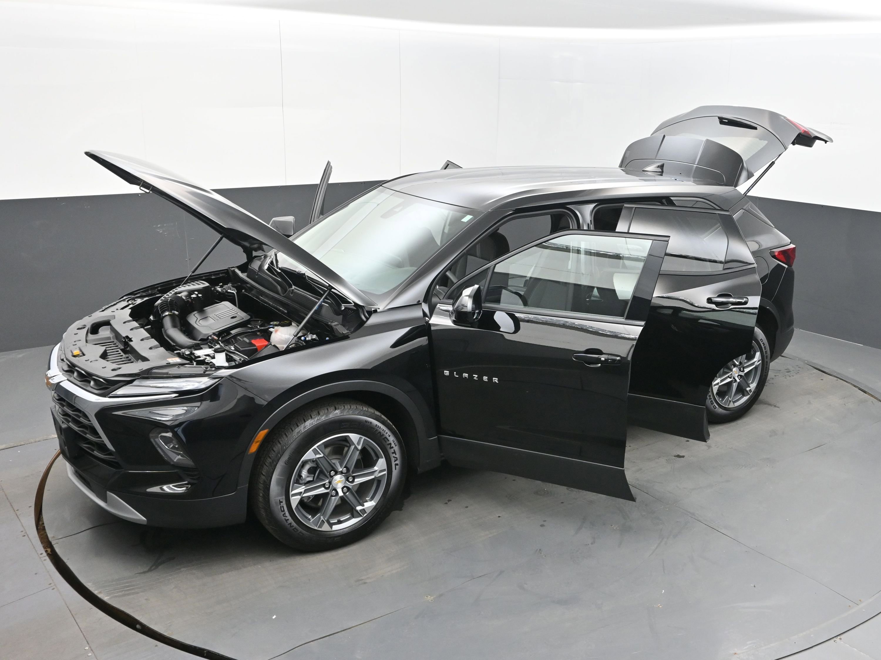 Used 2025 Chevrolet Blazer LT FWD image 48