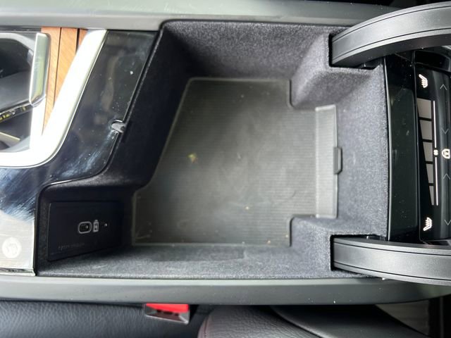 Used 2025 Volvo XC90 T8 Plus w/ Protection Package Premier image 29