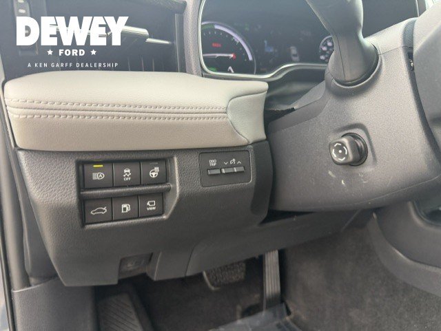 Used 2020 Toyota Avalon Limited w/ Advanced Safety Package FWD image 13