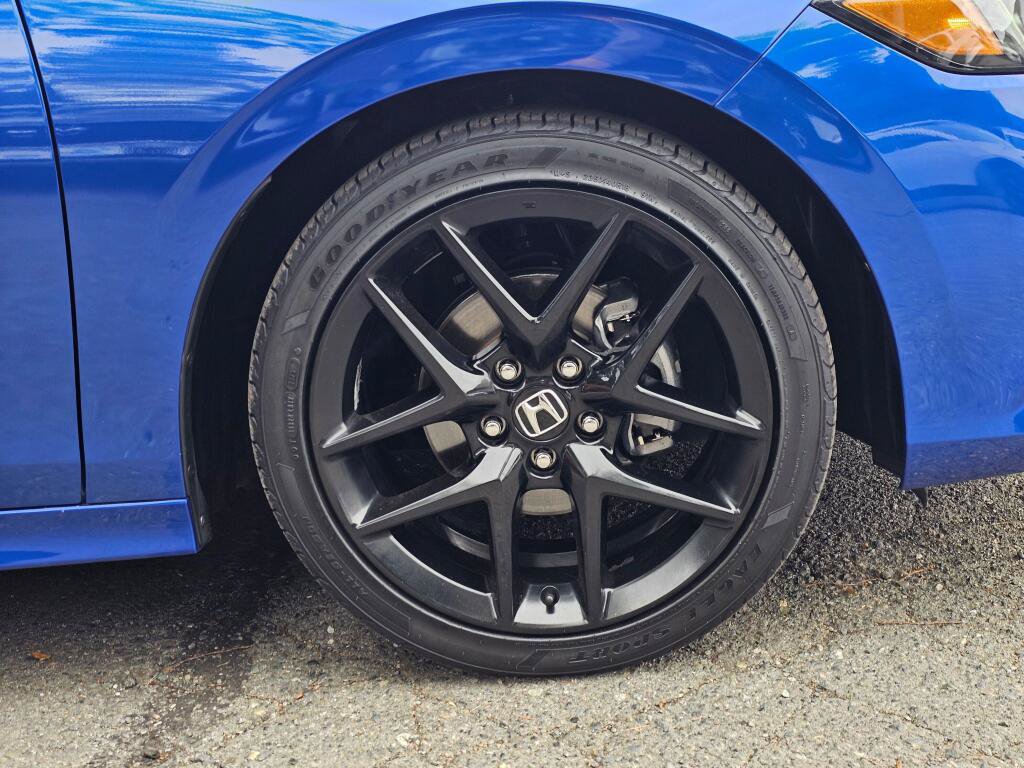 Used 2023 Honda Civic Sport image 9