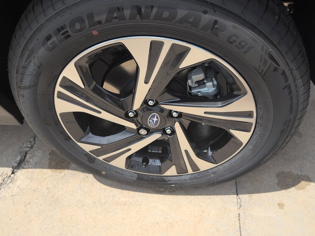 Used 2025 Subaru Crosstrek 2.0i Premium image 11