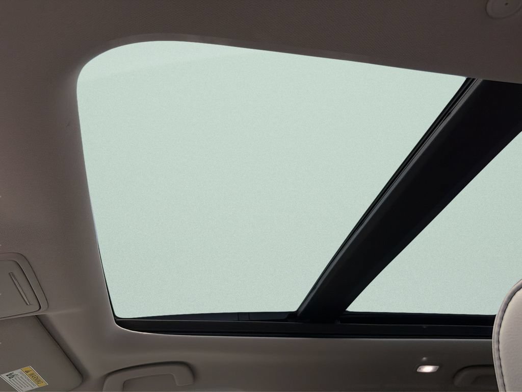 Certified 2025 Honda Pilot Touring image 22