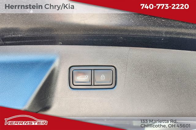 Used 2025 Hyundai Santa Fe Limited AWD/4WD image 32