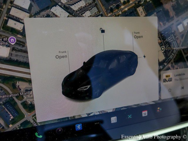 Used 2023 Tesla Model S image 18