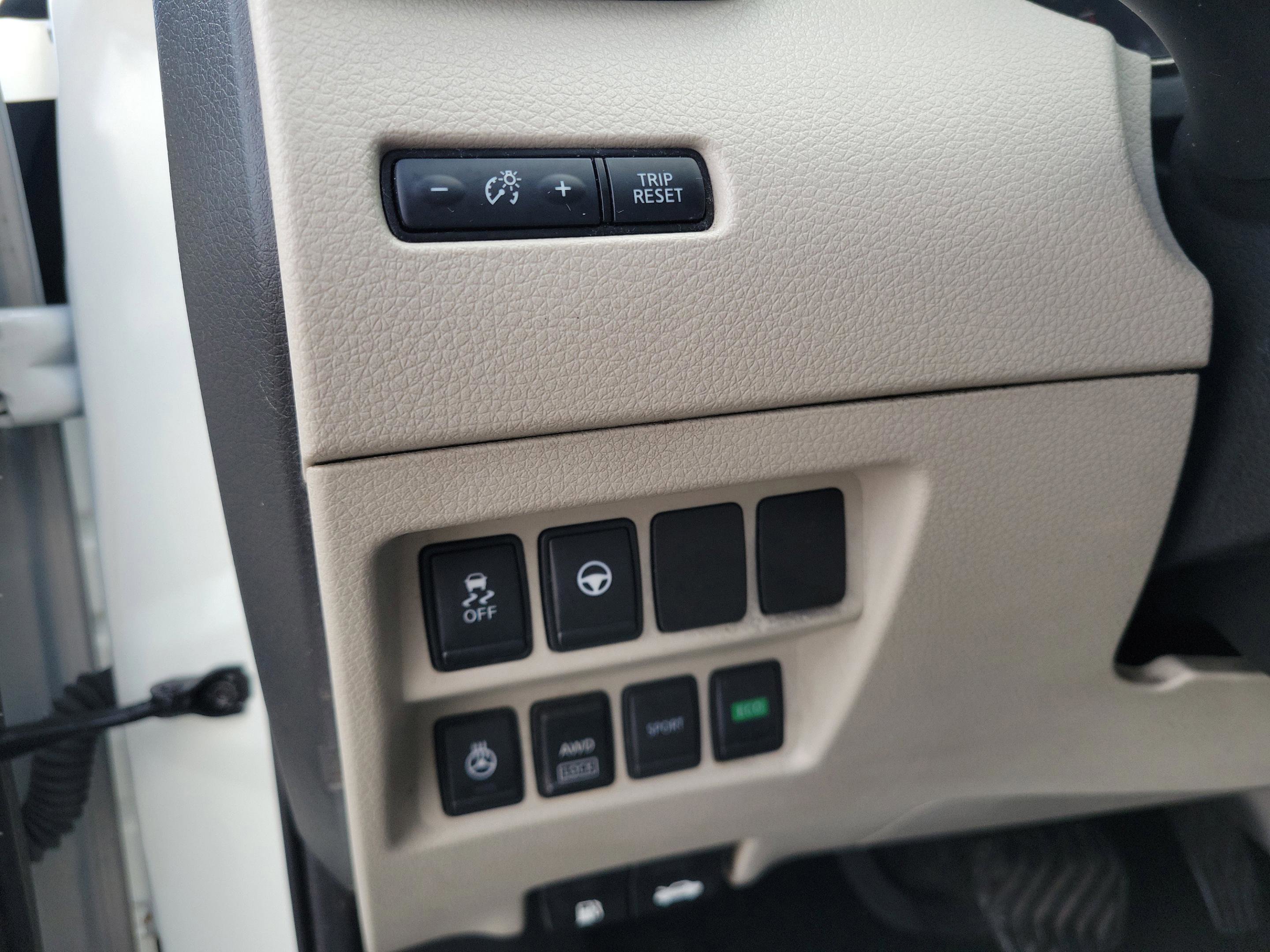 Used 2020 Nissan Rogue Sport SL w/ Premium Package image 24