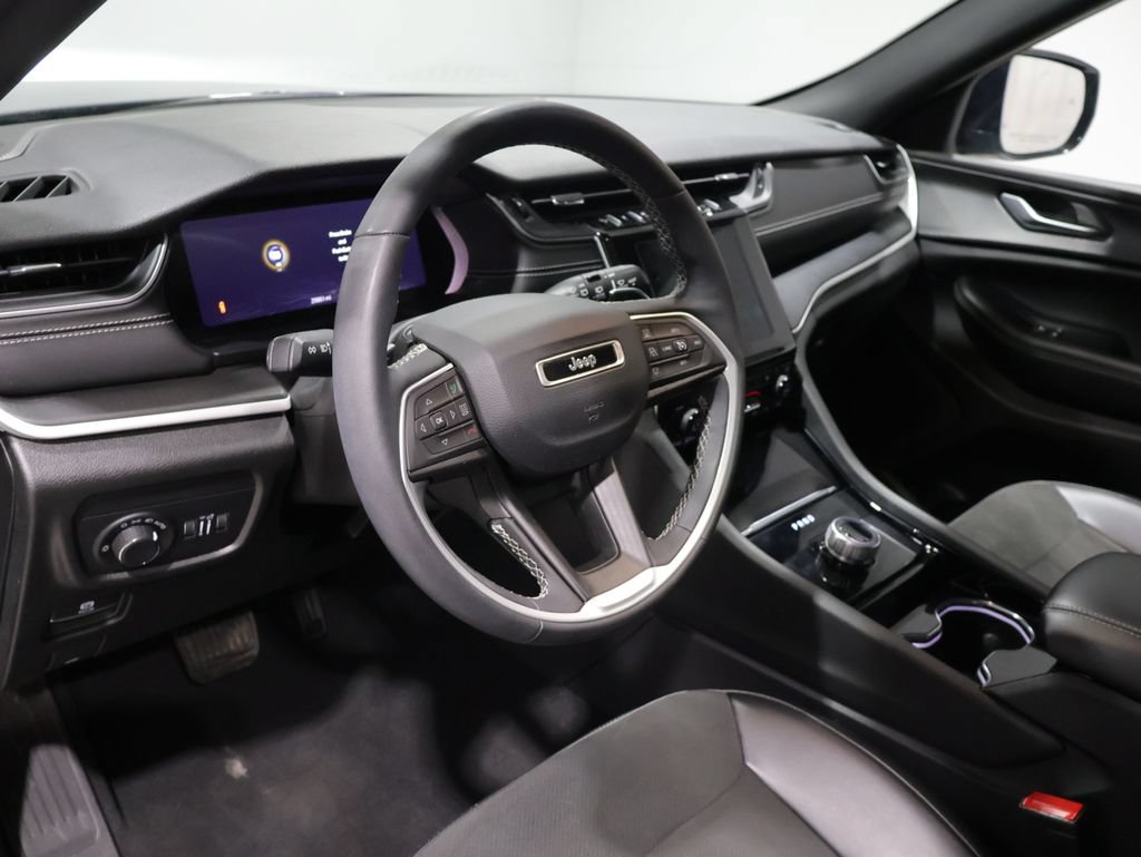 Certified 2023 Jeep Grand Cherokee Altitude AWD/4WD image 17